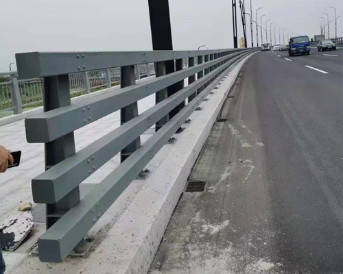 橋梁機動車道護(hù)欄